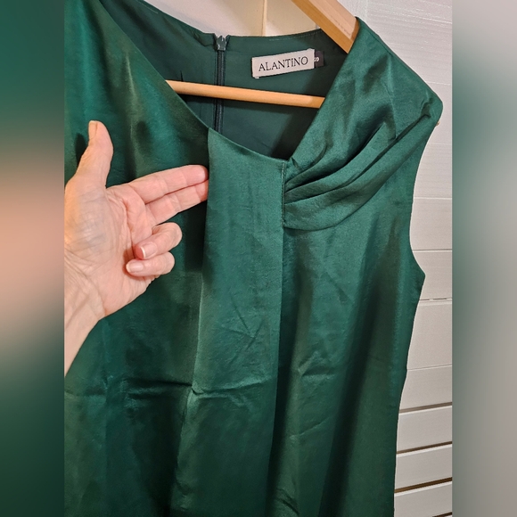 Women’s dressing 👗 - Picture 2 of 8